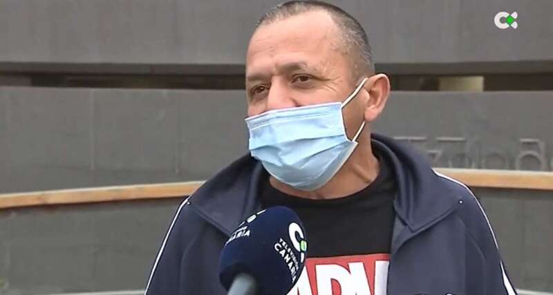 Francisco López atendiendo ayer a RTVC a la salida del juicio rápido/TA.